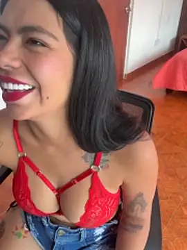 Snapshot of Noa_rousse01 chatting on April 21, 8:01 pm Noa rousse01 online show from April 21, 8:01 pm