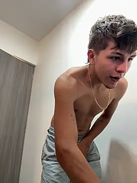 Snapshot of Mateo_savage chatting on July 25, 4:59 pm Mateo savage online show from July 25, 4:59 pm