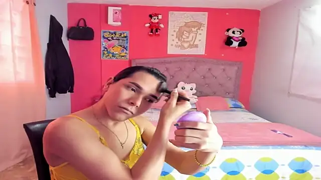 Snapshot of Sofia_Hot_Latina chatting on July 14, 10:37 pm Sofia Hot Latina online show from July 14, 10:37 pm