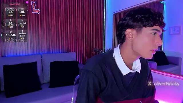 Oliver20   online show from March 24, 4:17 am