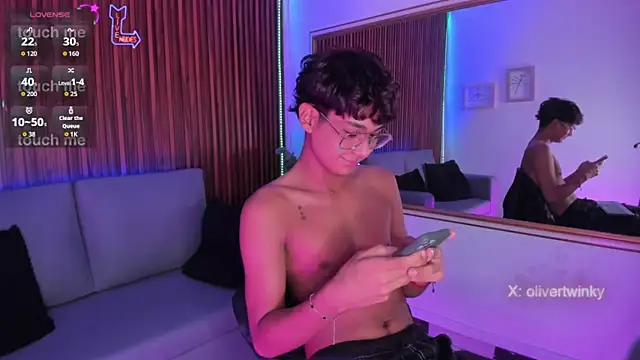 Oliver20   online show from March 28, 4:56 am