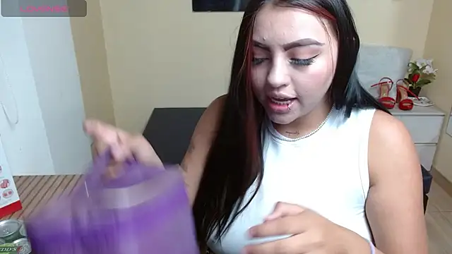 Miley Clarck online show from April 3, 2:04 pm