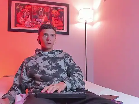 Noahh Saky online show from March 25, 3:45 am