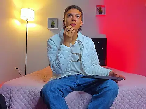 Noahh Saky online show from April 12, 3:44 am