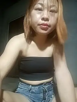 Aurora Luna online show from April 17, 1:25 pm