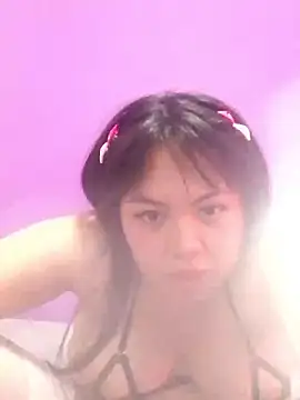 Jaazminee online show from April 5, 11:35 pm