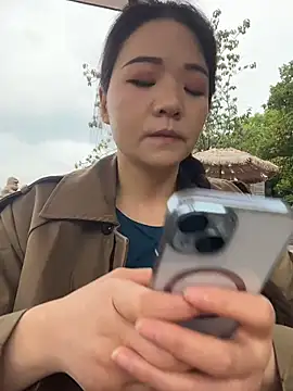 lucyxiaolulu online show from April 6, 2:42 am