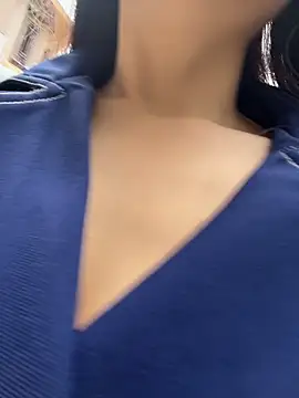 lucyxiaolulu online show from April 14, 2:39 am