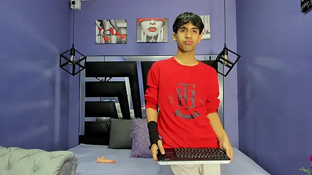  ArchieBlu  online show from April 1, 3:18 am