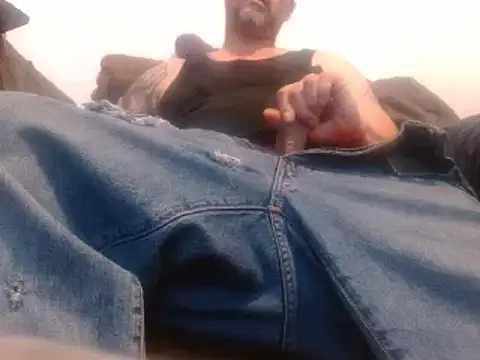 Snapshot of MrDontRush chatting on July 9, 11:53 pm MrDontRush online show from July 9, 11:53 pm