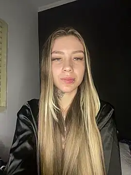 alyssa 22 online show from July 4, 4:18 am