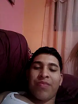 alee28728 online show from March 31, 7:31 am