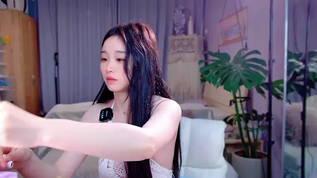 JaeHartMorn online show from April 10, 5:28 pm