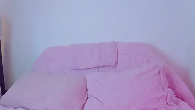 estrellaO O online show from April 13, 12:05 am