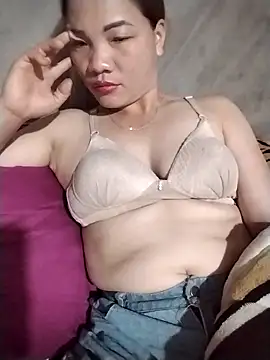 sfgggg1111 online show from April 12, 9:53 pm