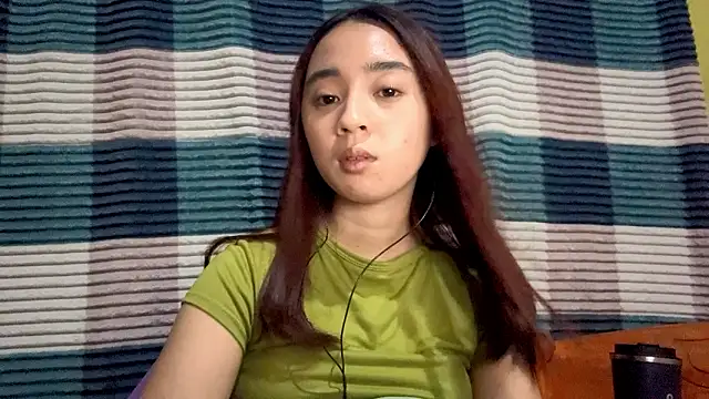 LenoraLacassagne online show from March 23, 4:00 pm