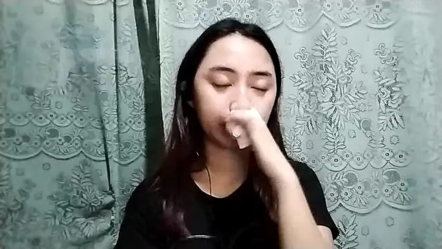 LenoraLacassagne online show from April 10, 3:39 pm