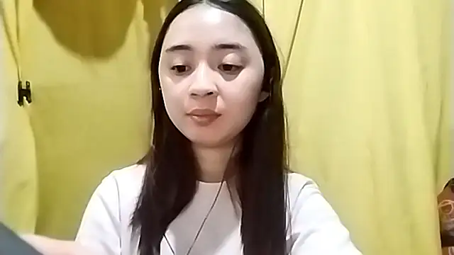 LenoraLacassagne online show from April 13, 4:12 pm