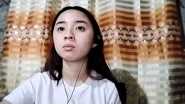 LenoraLacassagne online show from April 15, 3:30 pm