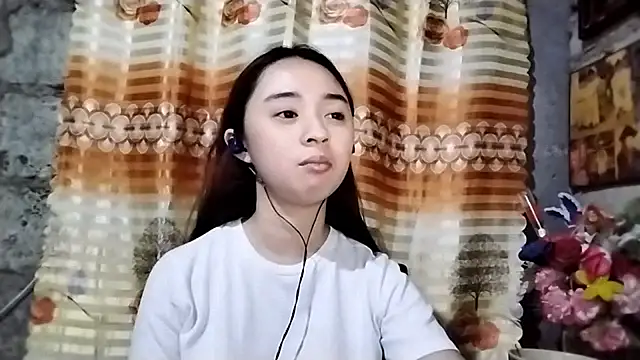 LenoraLacassagne online show from April 15, 8:20 pm