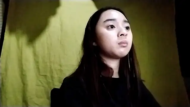 LenoraLacassagne online show from April 19, 6:10 pm