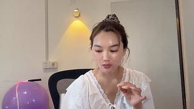 leilei998 online show from April 15, 7:15 am