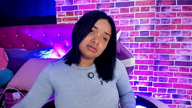 SofiiaCutee online show from April 16, 2:34 am