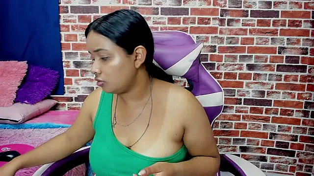 SofiiaCutee online show from April 18, 2:37 am