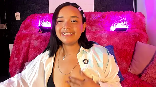 SofiiaCutee online show from May 31, 3:04 am
