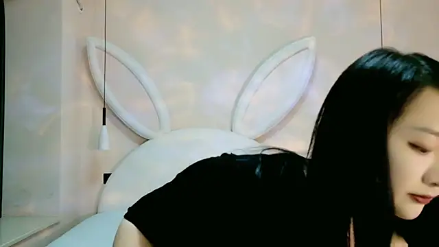 A-Rowan online show from April 13, 9:53 pm