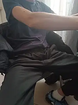 Skinboy06 online show from April 17, 3:15 pm