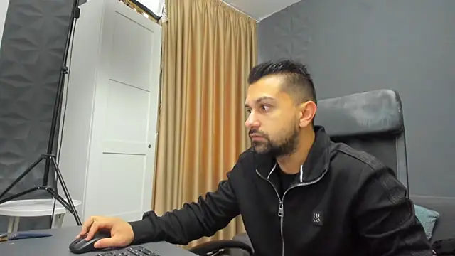 BryceReign online show from April 2, 10:13 am