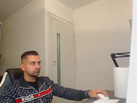 BryceReign online show from April 11, 4:17 am