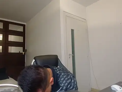 BryceReign online show from April 14, 4:18 am