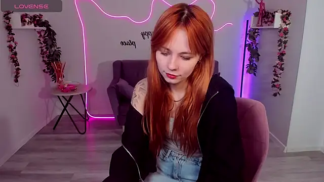 MiaSensitive online show from April 4, 6:22 am