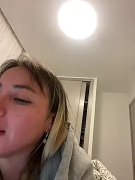 Snapshot of Sexyandtiny chatting on April 15, 9:59 pm Sexyandtiny online show from April 15, 9:59 pm