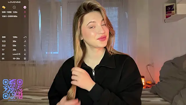 1Kellynaive online show from April 3, 4:05 pm