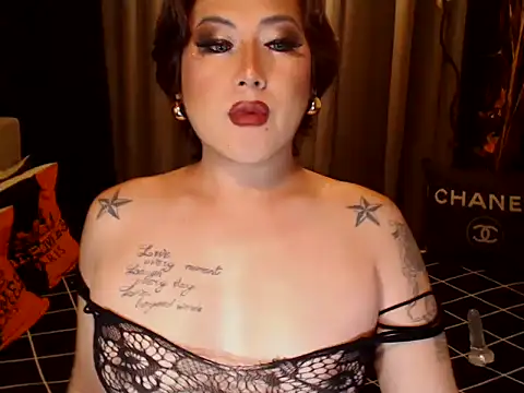 Snapshot of YourMistressAggy chatting on May 14, 7:15 am YourMistressAggy online show from May 14, 7:15 am
