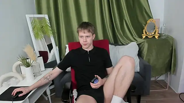 twel veeek online show from April 10, 7:07 pm