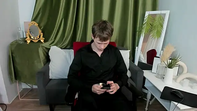 twel veeek online show from April 11, 6:45 pm