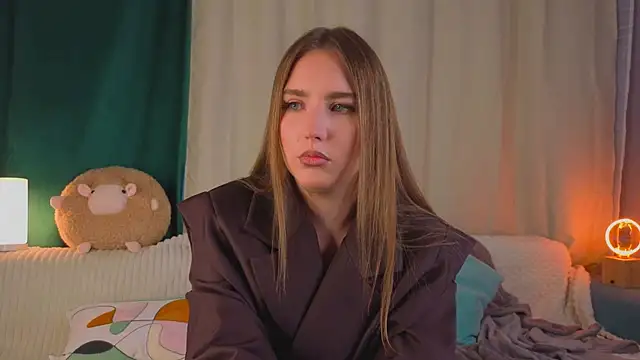 KarriDunman online show from April 13, 12:10 pm