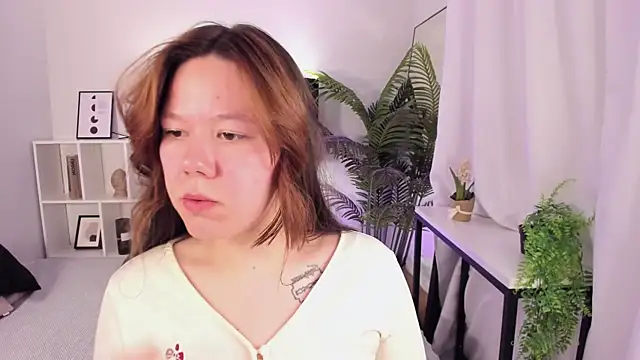 Vanessa ama online show from April 10, 1:49 pm