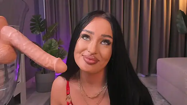 EmeraldKat online show from April 16, 9:39 pm