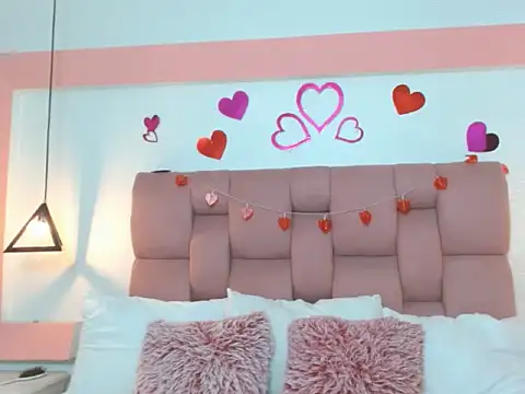 Keilafoxx18 online show from April 15, 7:58 pm