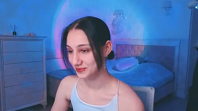 MilaVey online show from April 17, 7:50 pm