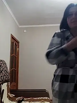 HelgaDennis online show from March 30, 6:20 pm