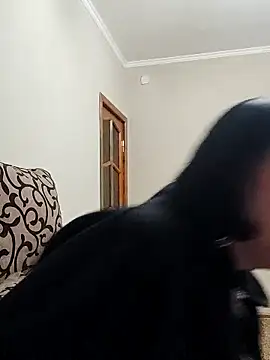 HelgaDennis online show from April 5, 1:47 am