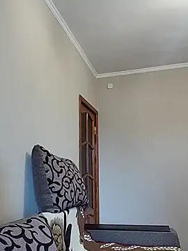 HelgaDennis online show from April 6, 4:46 am