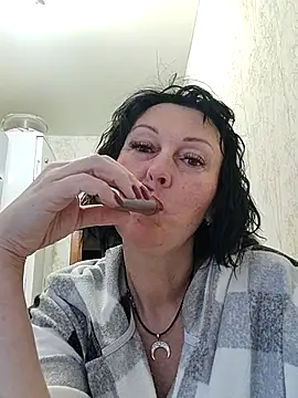 HelgaDennis online show from April 11, 3:33 am