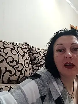 HelgaDennis online show from April 14, 6:25 pm